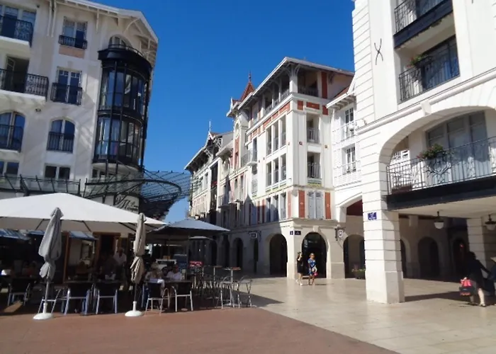 Apartament Renove Centre Moulleau Avec Balcon Et Parking - Fr-1-374-159