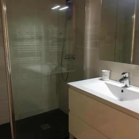 Renove Centre Moulleau Avec Balcon Et Parking - Fr-1-374-159 *