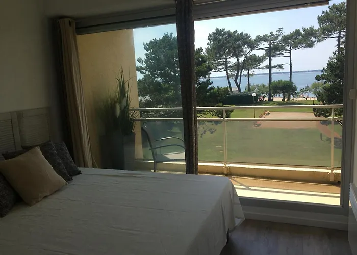 Renove Centre Moulleau Avec Balcon Et Parking - Fr-1-374-159